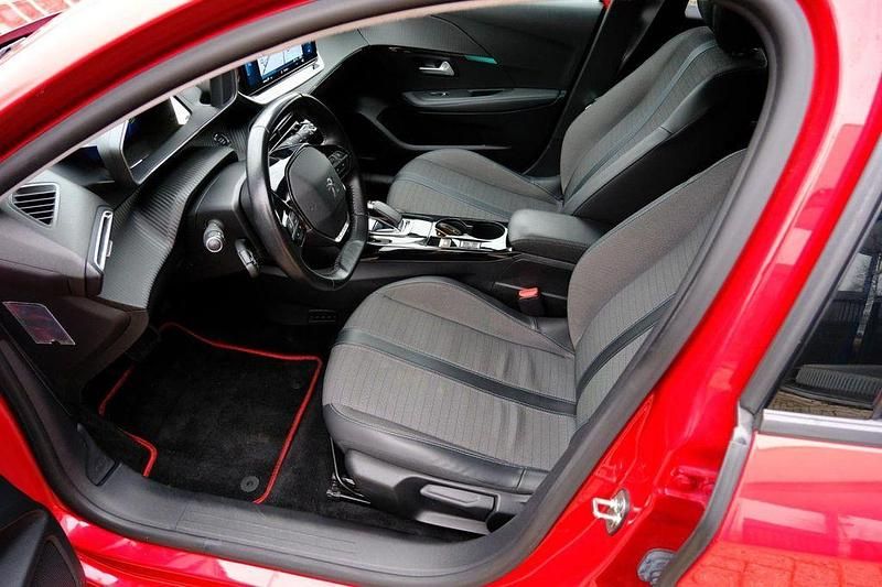 Gebraucht Peugeot e-208 Allure 100 kW (136 PS) 2020 Rot Kleinwagen