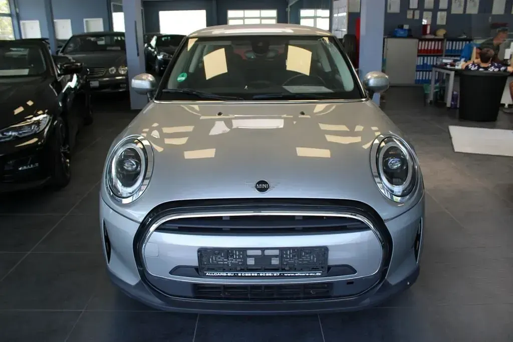 Gebraucht Mini Cooper Essential 136 PS (100 kW) 2023 Silber Kleinwagen