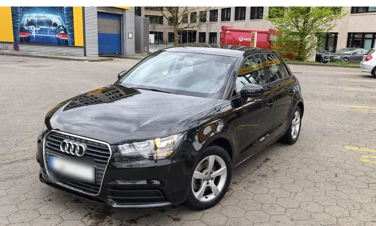 Gebraucht Audi A1 Sportback Attraction 122 PS (89 kW) 2014 Schwarz Kleinwagen
