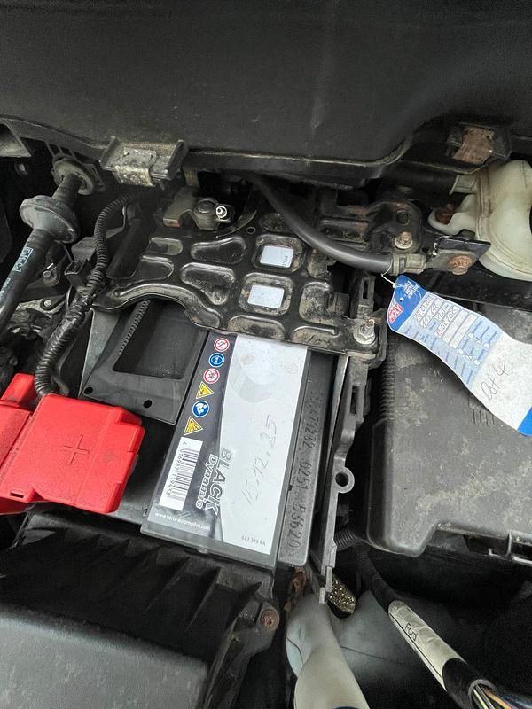 Gebraucht Ford B-MAX 95 PS (69 kW) 2015 Schwarz Van / Kleinbus