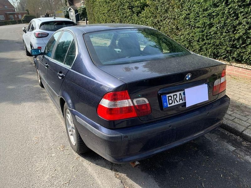 Gebraucht BMW 318 143 PS (105 kW) 2004 Blau Limousine