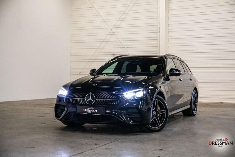 Obsidianschwarz metalliclack Gebraucht 2021 Mercedes E300 AMG line Kombi | 29.410 € (Fairer Preis) - Bild 1/4