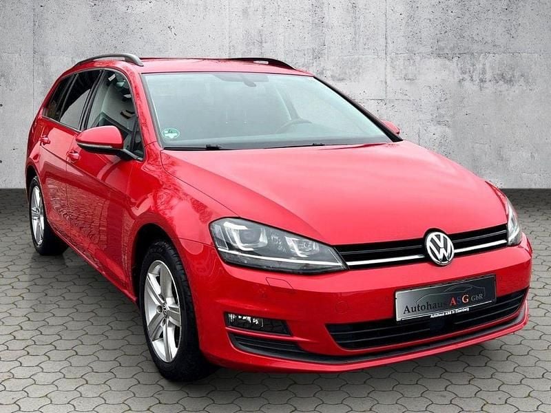 Rot Gebraucht 2016 VW Golf VII Comfortline Kombi | 11.900 € (Fairer Preis) - Bild 1/4