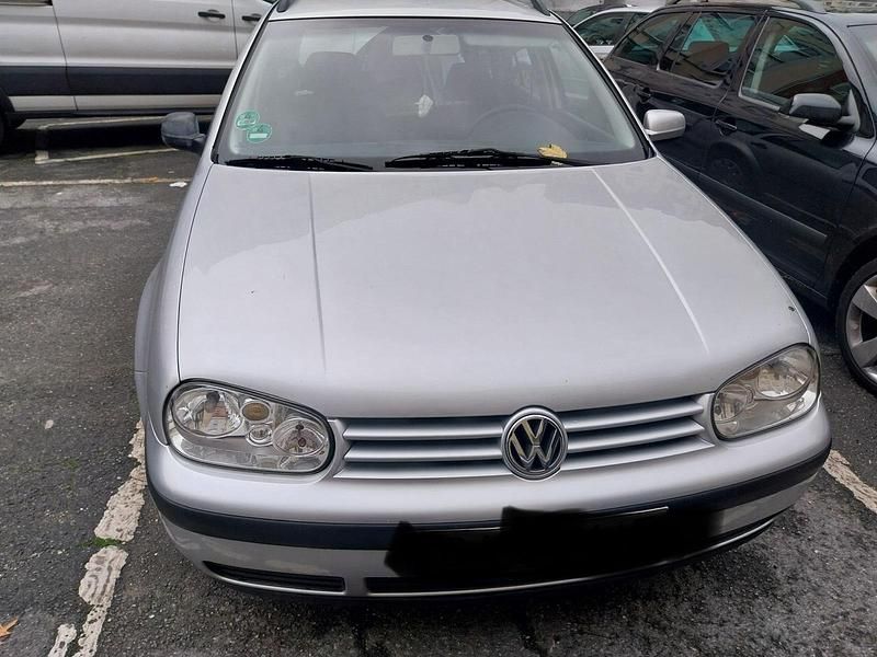 Gold Gebraucht 2002 VW Golf IV Kombi | 1.500 € - Bild 1/4