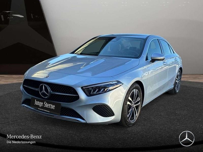 Gebraucht Mercedes A200 Advanced Plus 150 PS (110 kW) 2024 Silber Limousine