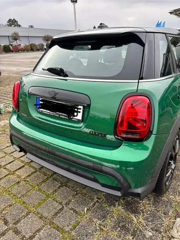 Gebraucht Mini Cooper Classic 136 PS (100 kW) 2021 Grün Kleinwagen