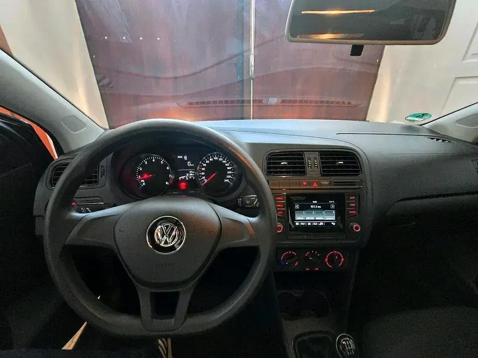 Gebraucht VW Polo 75 PS (55 kW) 2015 Grau Kleinwagen