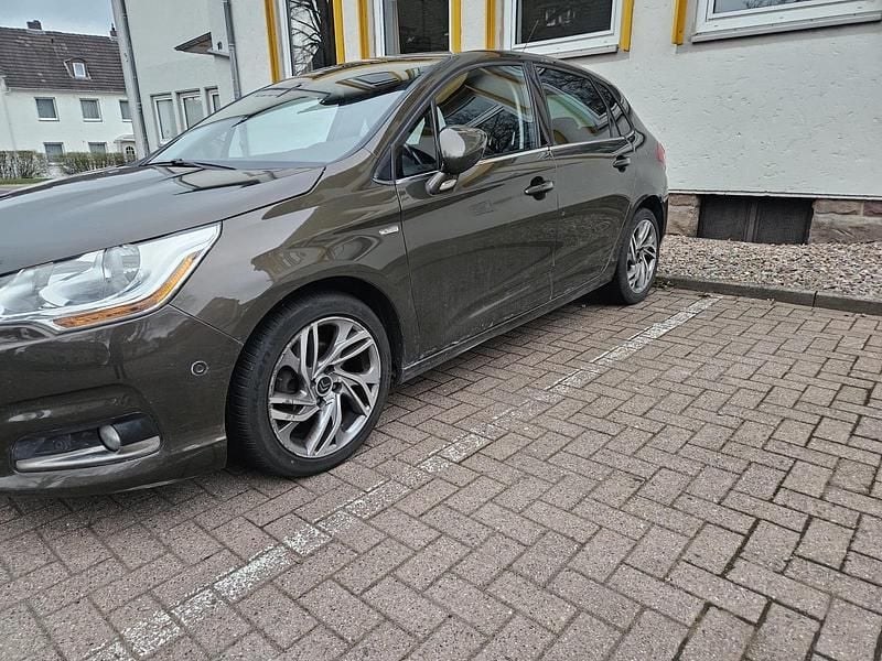 Gebraucht Citroën C4 114 PS (83 kW) 2013 Braun Limousine