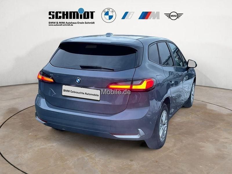 Gebraucht BMW 220 Active Tourer Sport Line 170 PS (125 kW) 2022 Grau Van / Kleinbus
