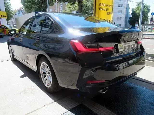 Gebraucht BMW 320 190 PS (139 kW) 2022 Schwarz Limousine