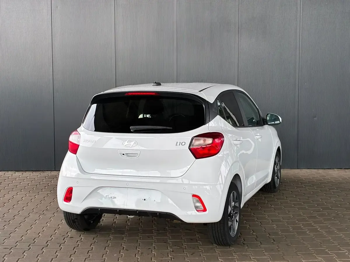 Gebraucht Hyundai i10 Comfort 63 PS (46 kW) 2025 Weiß (atlas white) Kleinwagen
