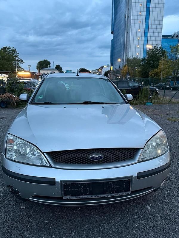 Silber Gebraucht 2002 Ford Mondeo Kombi | 1.899 € (Fairer Preis) - Bild 1/4