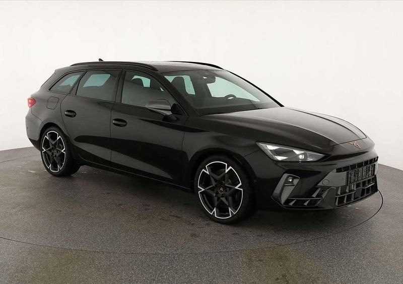 Midnight schwarz metallic Gebraucht 2025 Cupra Leon VZ Kombi | 39.245 € (Guter Preis) - Bild 1/4