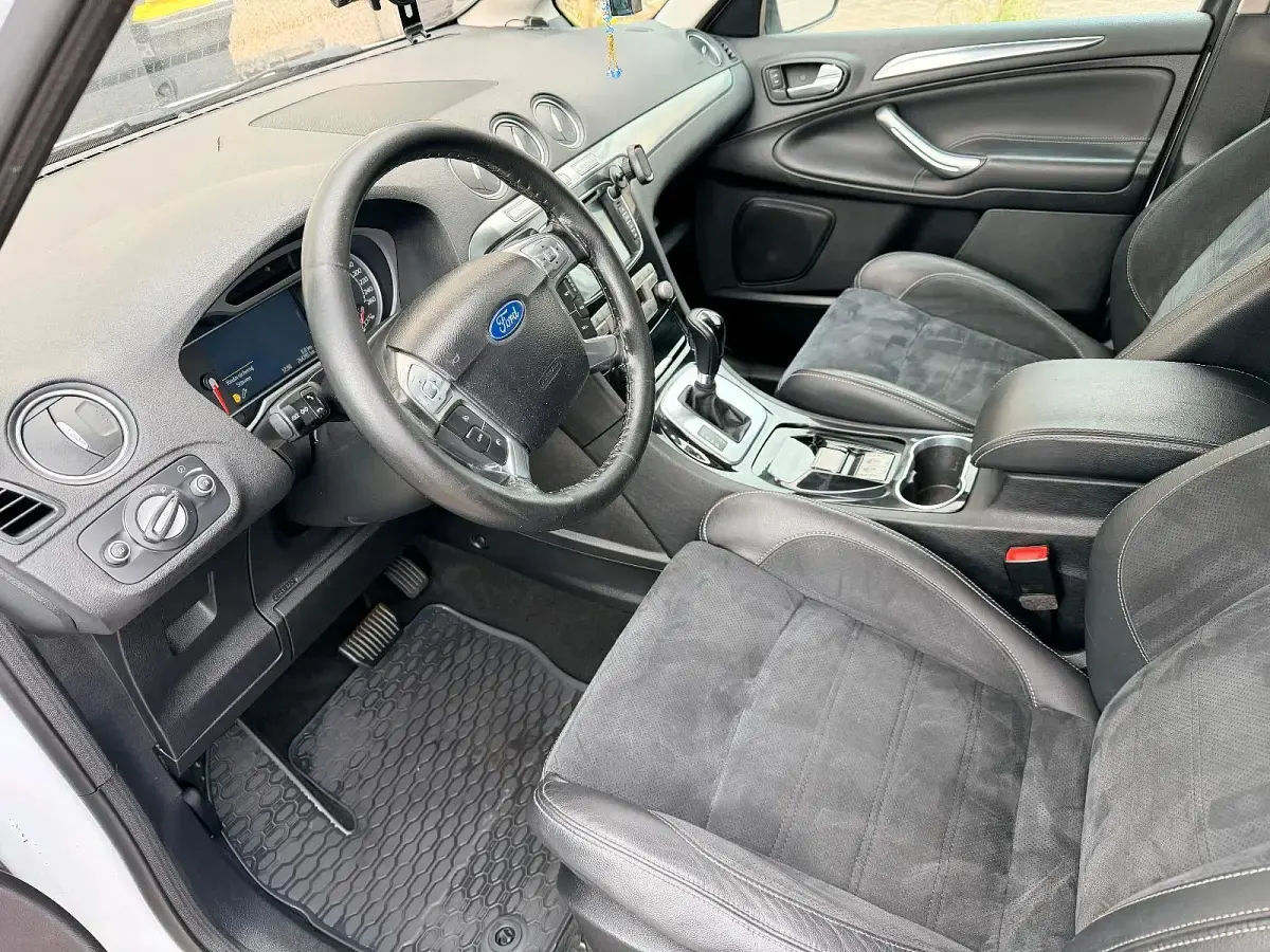 Gebraucht Ford S-MAX S 163 PS (119 kW) 2010 Weiß Van / Kleinbus