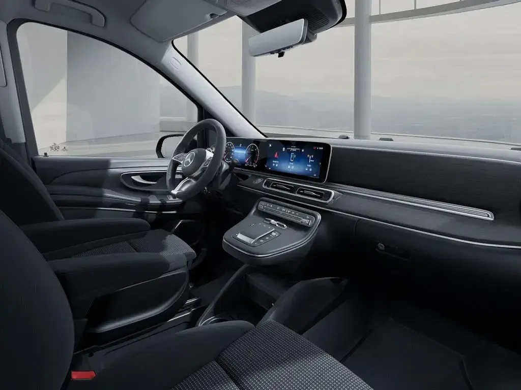 Gebraucht Mercedes V220 Style 163 PS (119 kW) 2026 Grau Van / Kleinbus