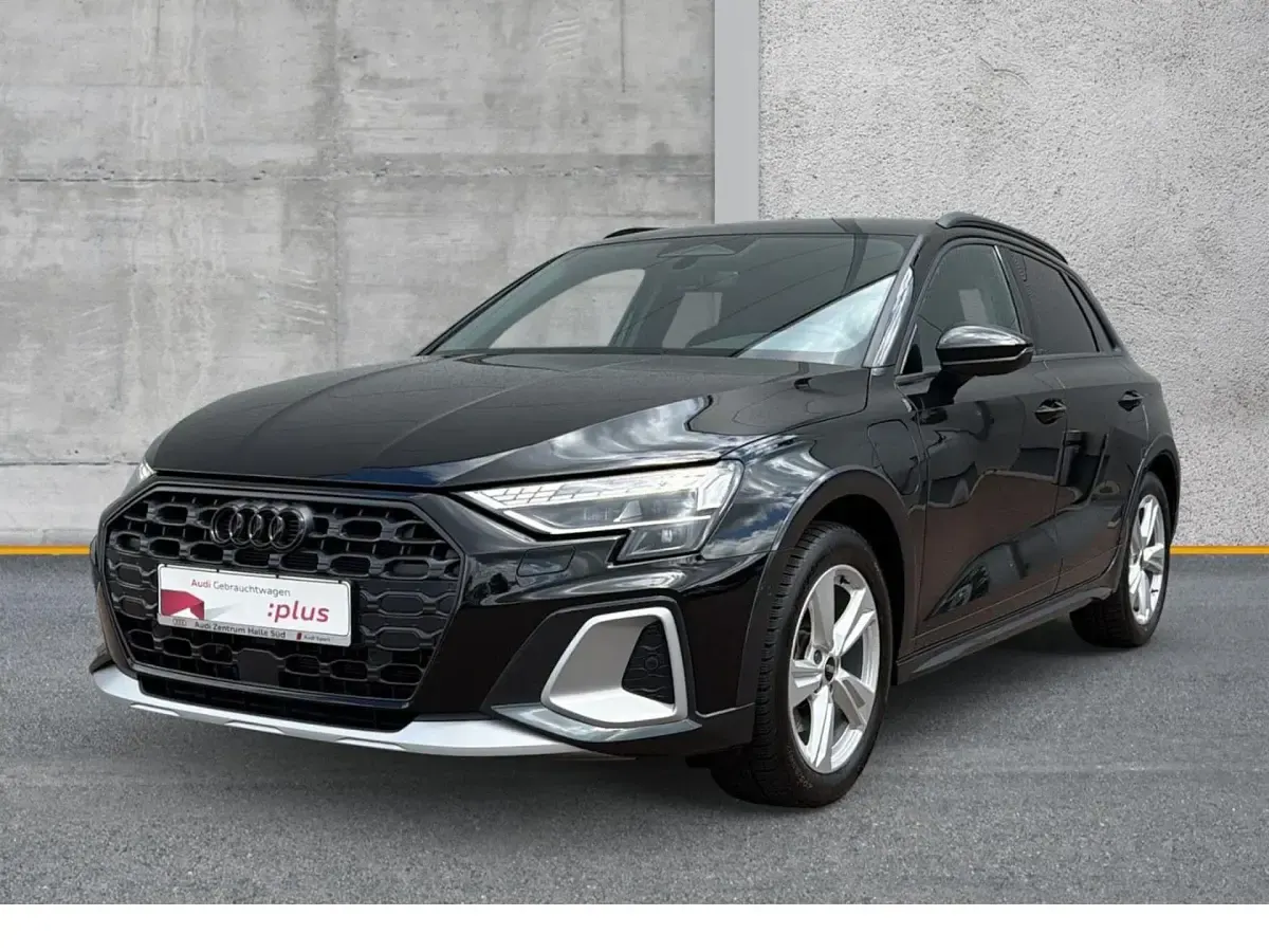 Gebraucht Audi A3 e-tron Ambiente 204 PS (150 kW) 2026 Mythosschwarz metallic Kleinwagen