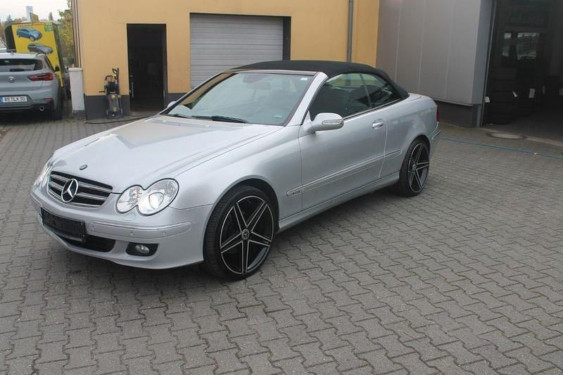 Silber Gebraucht 2008 Mercedes CLK200 Cabrio | 10.980 € (Fairer Preis) - Bild 1/4