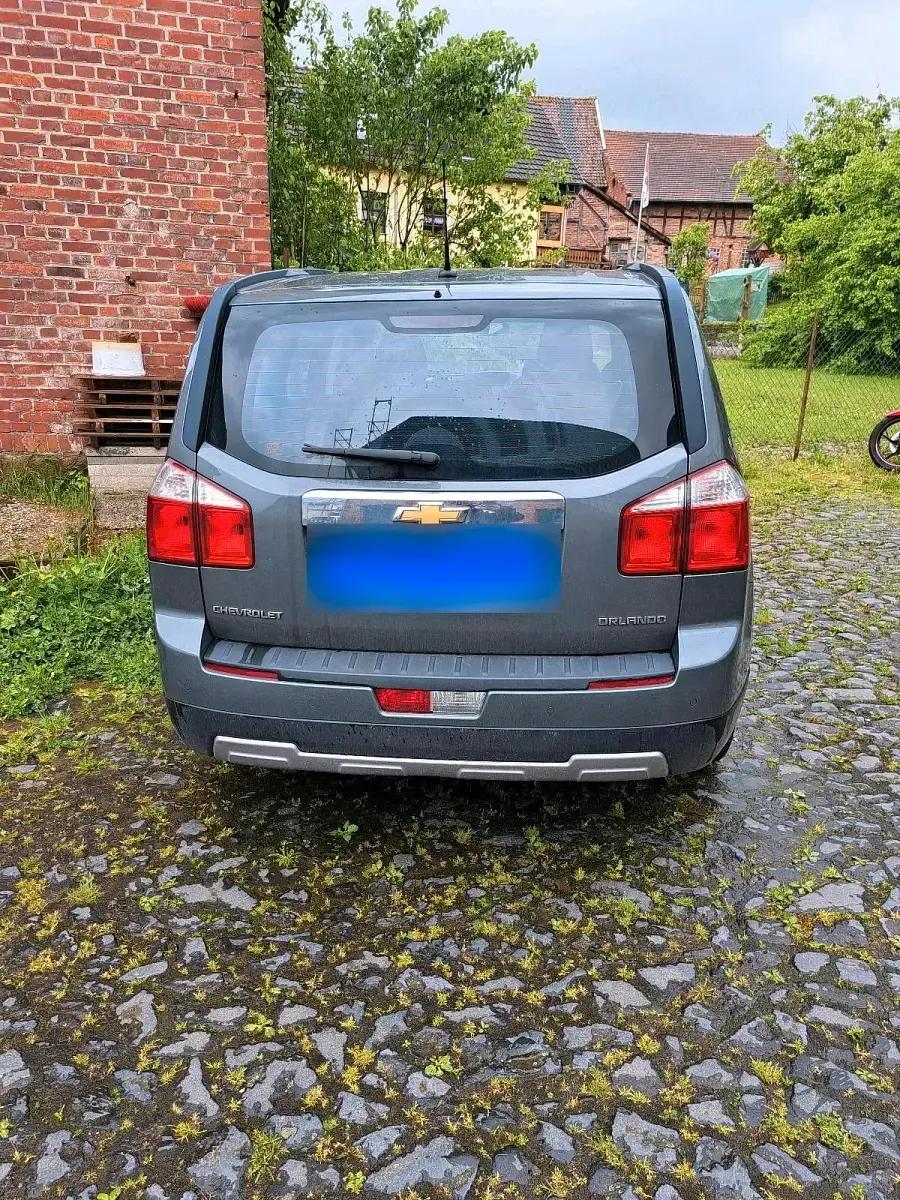 Usado Chevrolet Orlando 140 HP (102 kW) 2011 Prateado Monovolume