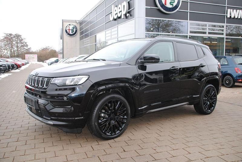Gebraucht Jeep Compass 131 PS (96 kW) 2024 Solid black SUV