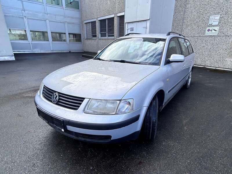 Silber Gebraucht 1999 VW Passat Kombi | 999 € (Superpreis) - Bild 1/4
