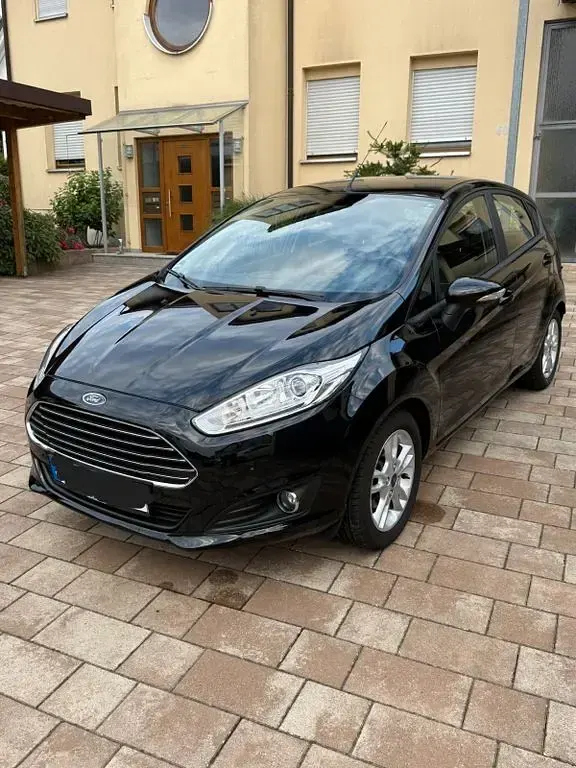 Gebraucht Ford Fiesta SYNC Edition 101 PS (74 kW) 2015 Schwarz Kleinwagen