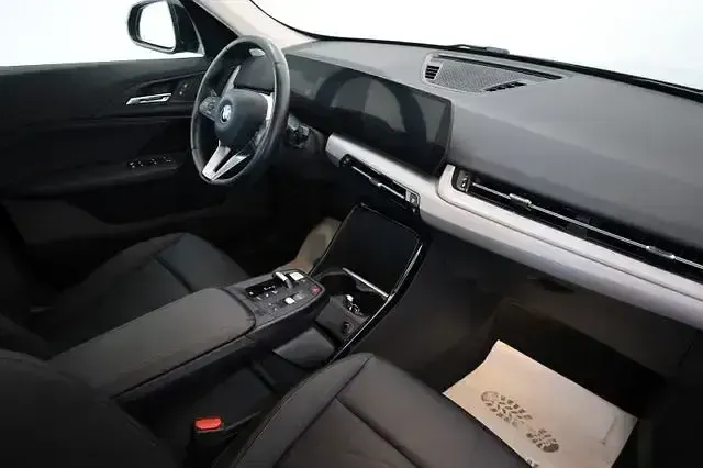 Second-hand BMW X1 Performance 245 CP (180 kW) 2023 Negru SUV
