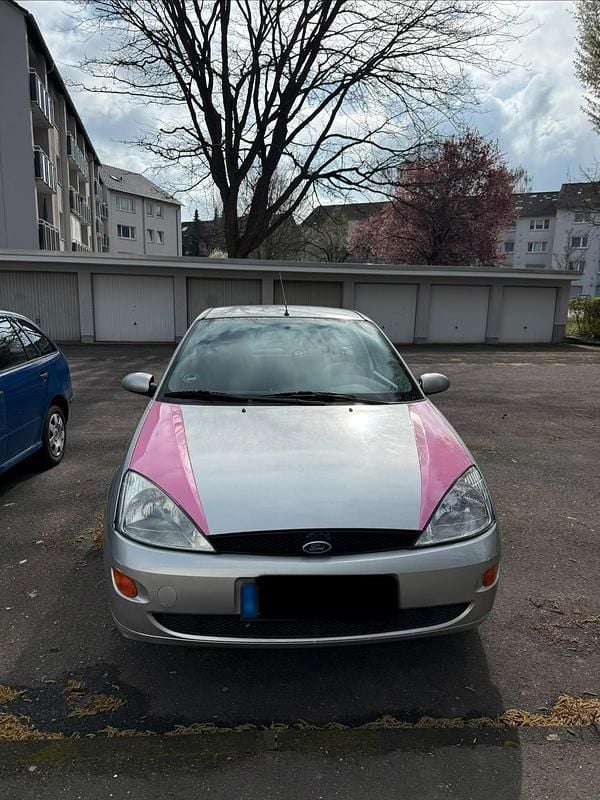 Second-hand Ford Focus 75 CP (55 kW) 1999 Argintiu Berlinǎ