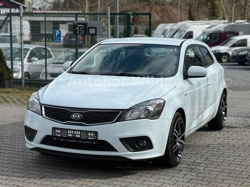 Gebraucht Kia ProCeed Edition 7 90 PS (66 kW) 2011 Weiß Kleinwagen