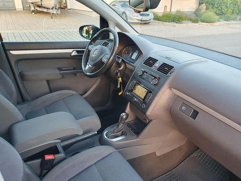 Gebraucht VW Touran Style 140 PS (102 kW) 2012 Braun Van / Kleinbus