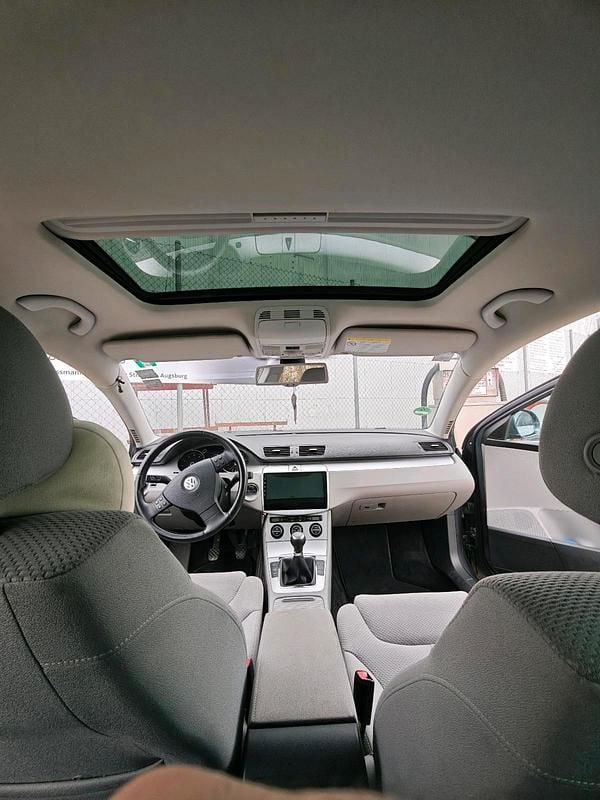 Gebraucht VW Passat 122 PS (89 kW) 2008 Grau Kombi
