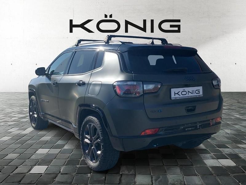 Second-hand Jeep Compass 180 CP (132 kW) 2022 Verde SUV