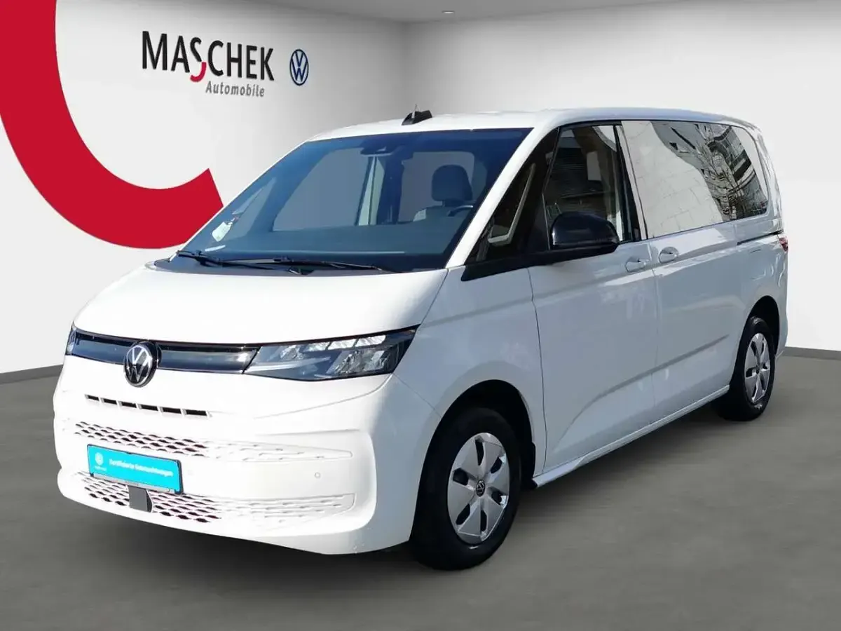 Usado VW Multivan 136 HP (100 kW) 2023 Branco Monovolume
