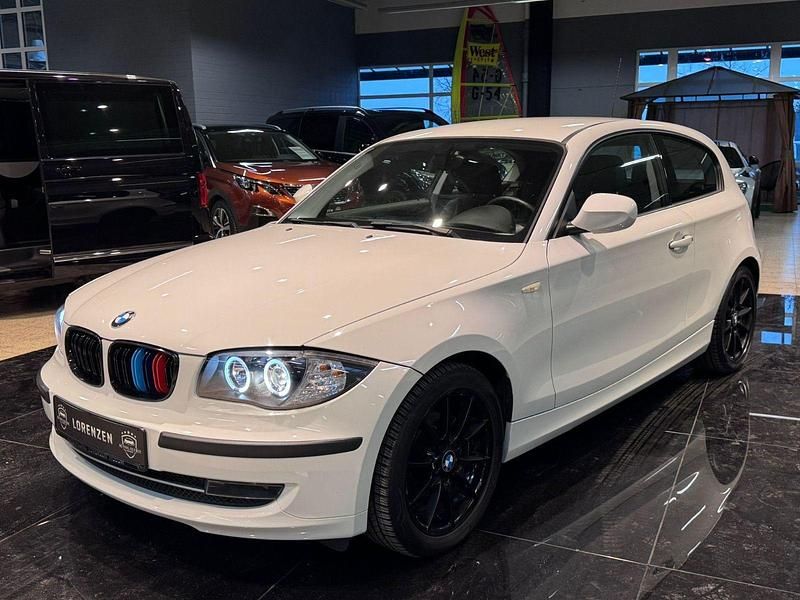 Weiß Gebraucht 2011 BMW 116 Advantage Kleinwagen | 4.995 € (Etwas zu teuer) - Bild 1/4