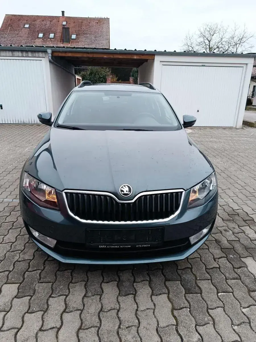 Gebraucht Skoda Octavia Ambition 105 PS (77 kW) 2015 Grau Kombi