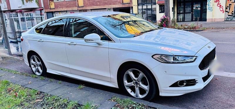 Gebraucht Ford Mondeo Titanium 203 PS (149 kW) 2017 Weiß Limousine