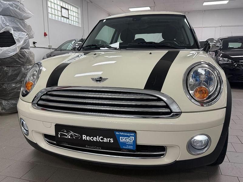 Weiß Gebraucht 2007 Mini ONE Pepper Kleinwagen | 5.990 € (Teuer) - Bild 1/4