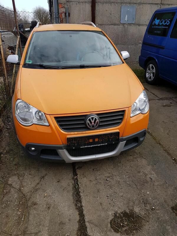 Orange Gebraucht 2007 VW Polo Cross Kleinwagen | 2.000 € (Guter Preis) - Bild 1/4