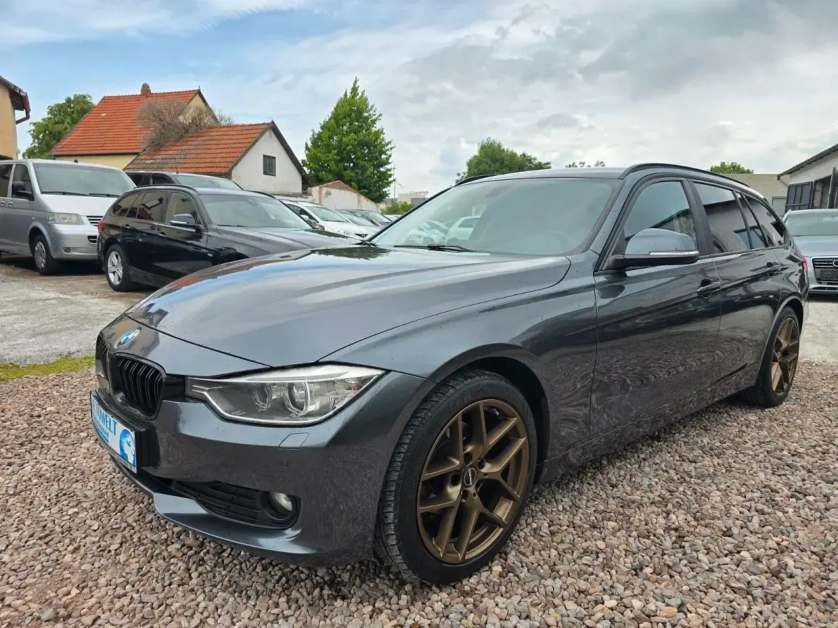 Gebraucht BMW 318 143 PS (105 kW) 2014 Grau Kombi