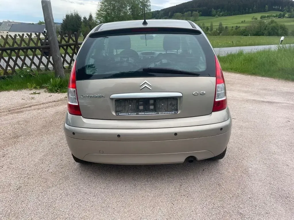 Usado Citroën C3 Exclusive 88 CV (64 kW) 2009 Beige Berlina