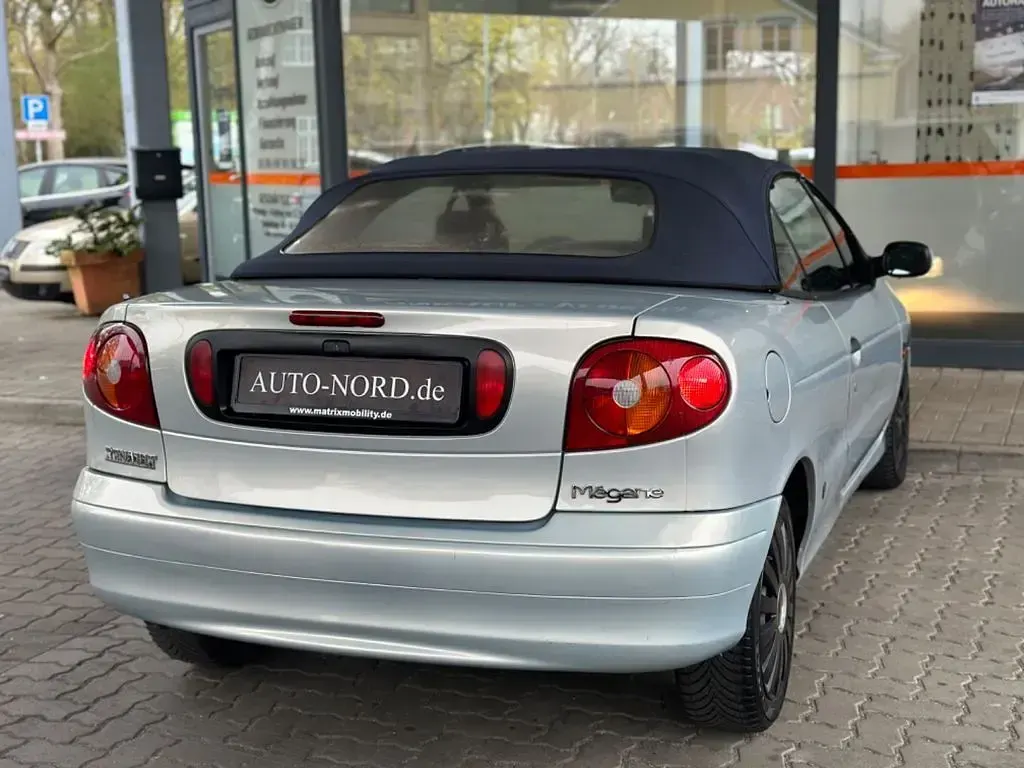 Gebraucht Renault Mégane Cabriolet Dynamique 95 PS (69 kW) 2001 Silber Cabrio