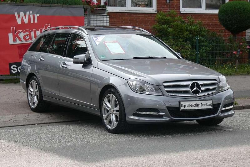 Palladiumsilber Gebraucht 2014 Mercedes C220 Kombi | 13.850 € (Superpreis) - Bild 1/4