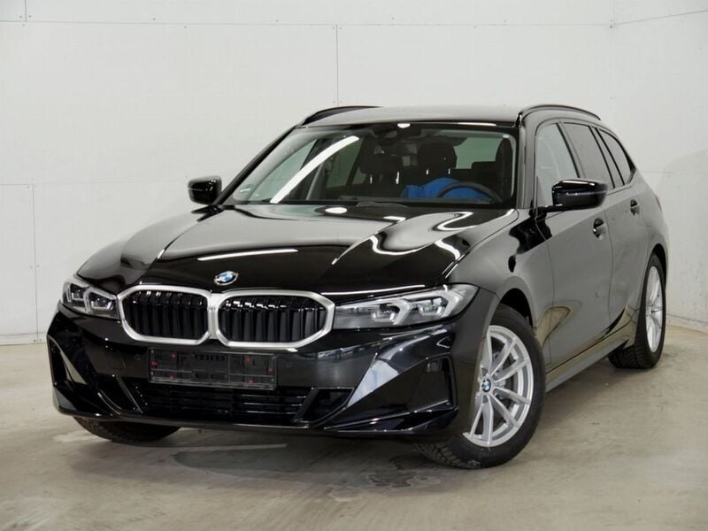 Grau Gebraucht 2023 BMW 318 Sport Line Kombi | 32.780 € (Fairer Preis) - Bild 1/4
