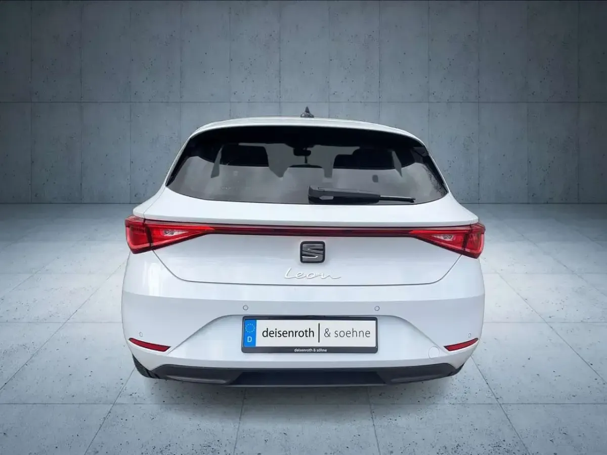 Occasion Seat Leon 150 ch (110 kW) 2026 Blanc Berline