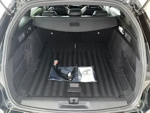 Gebraucht Opel Astra 131 PS (96 kW) 2024 Schwarz Kleinwagen