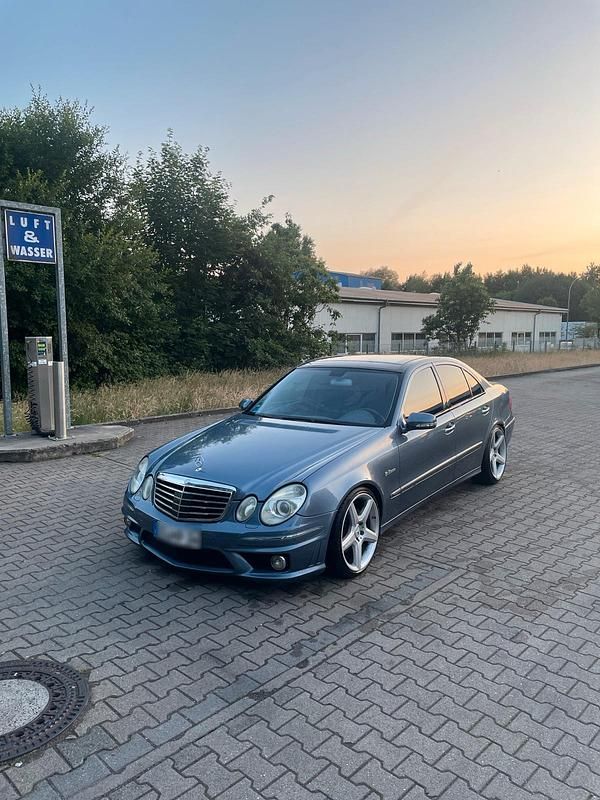 Gebraucht Mercedes E500 AMG 306 PS (225 kW) 2002 Blau Limousine
