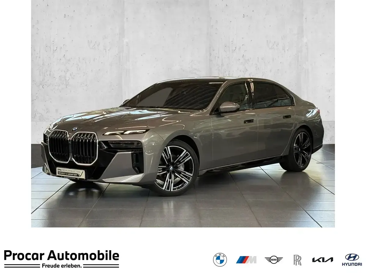 Gebraucht BMW 740 M Sport 286 PS (210 kW) 2025 Limousine