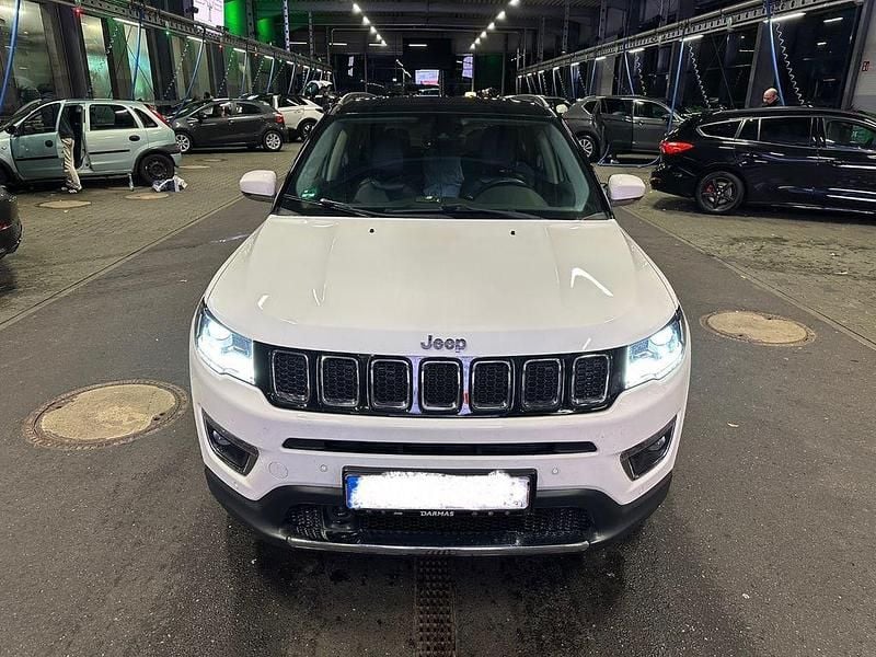 Weiß Gebraucht 2018 Jeep Compass SUV | 12.850 € (Superpreis) - Bild 1/4