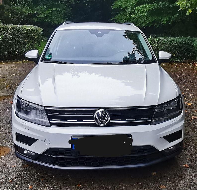 Weiß Gebraucht 2017 VW Tiguan Sound SUV | 18.500 € (Superpreis) - Bild 1/4