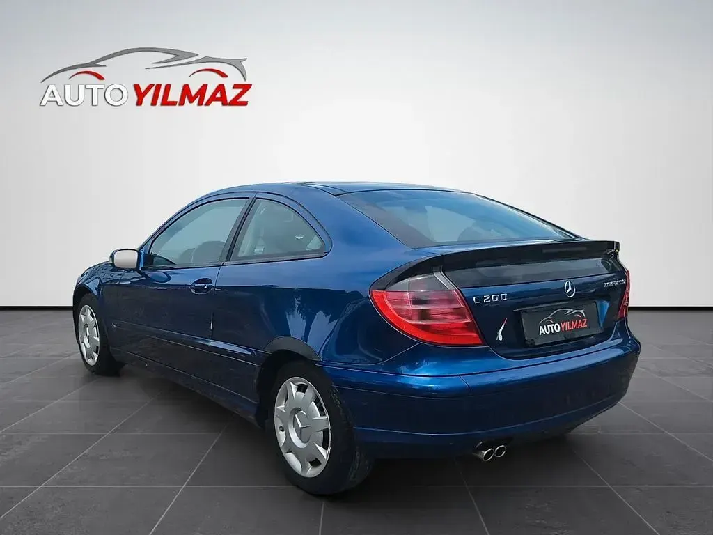 Gebraucht Mercedes C200 163 PS (119 kW) 2001 Blau Coupé