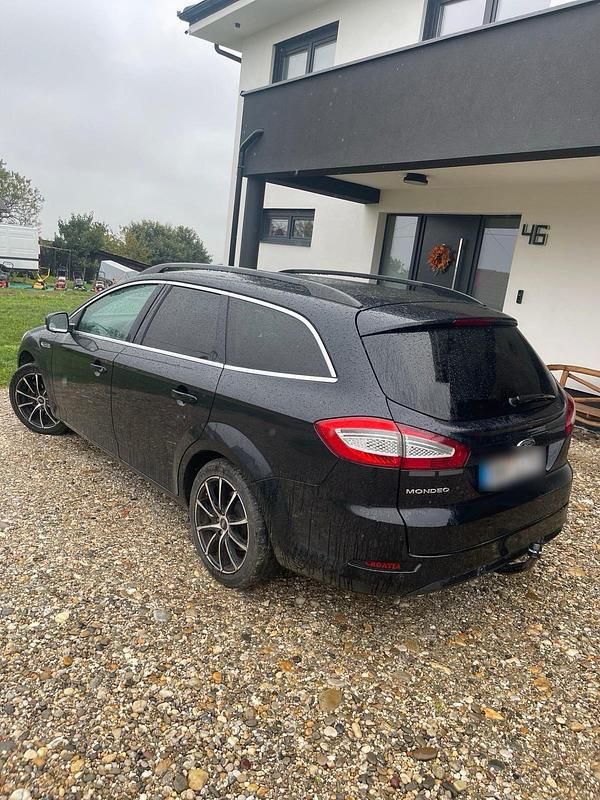Gebraucht Ford Mondeo Titanium 175 PS (128 kW) 2010 Schwarz Kombi